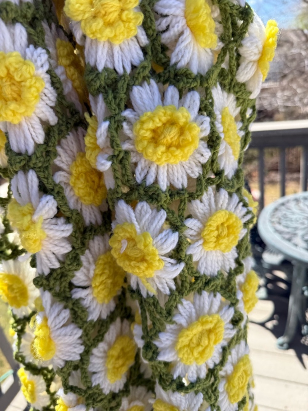 Vintage Handmade Yellow white Daisies Avocado Green Crocheted Throw Blanket - Picture 4 of 17